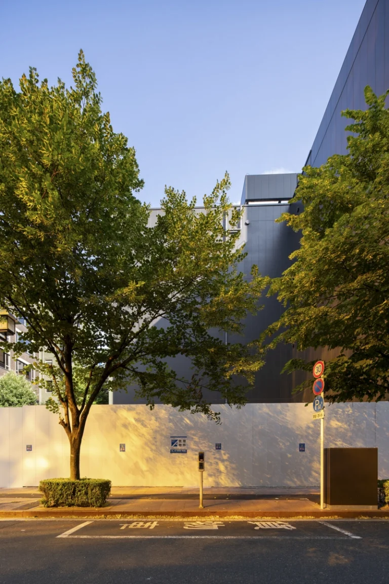 Minimalist building in Japan – Japan architecture photography by Deed Studio.