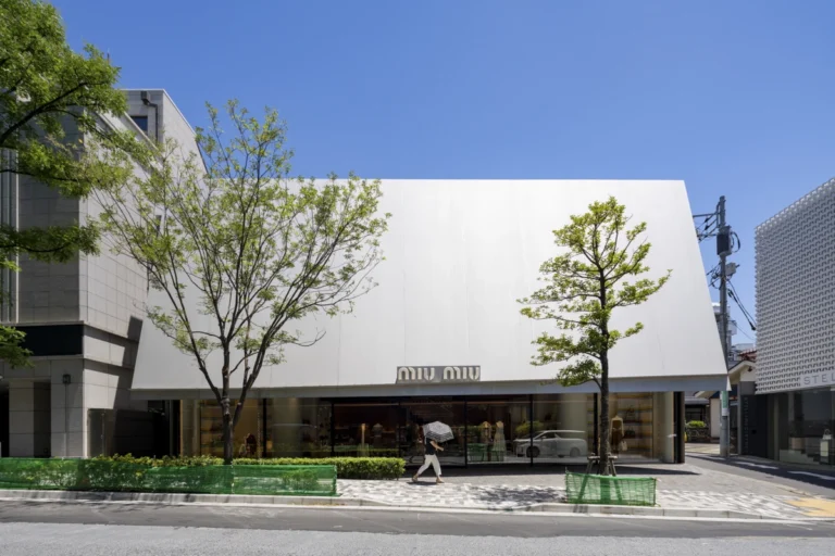 Minimalist building in Japan – Japan architecture photography by Deed Studio.