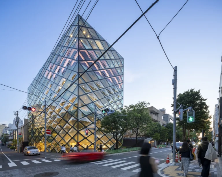 Minimalist building in Japan – Japan architecture photography by Deed Studio.