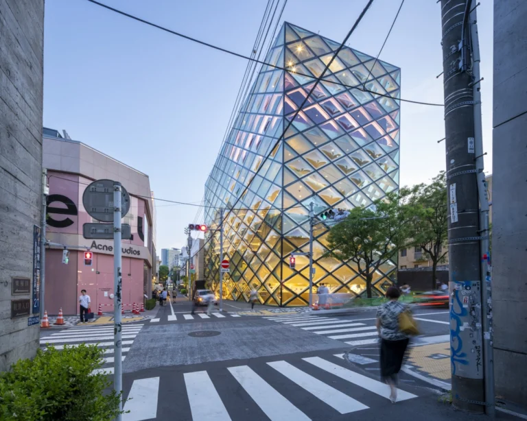 Minimalist building in Japan – Japan architecture photography by Deed Studio.