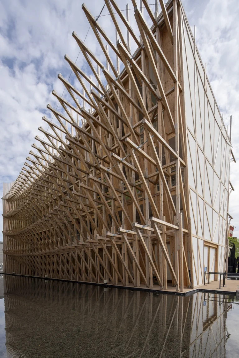 Striking architectural image from an award-winning project in the GCC, photographed by Dubai-based Deed Studio.