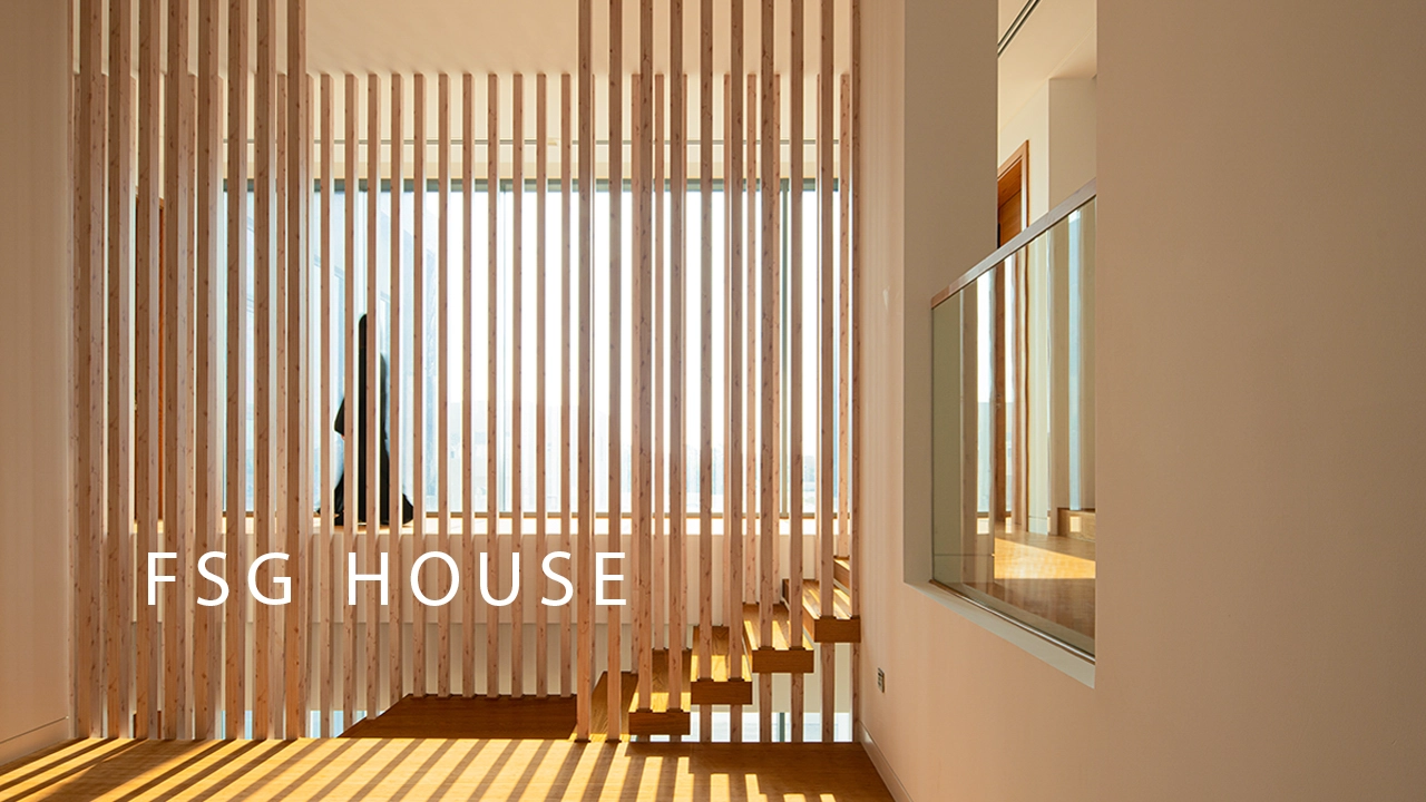 Award-winning videographers based in Dubai, working across the GCC and worldwide. Studio and on-location production specialists.