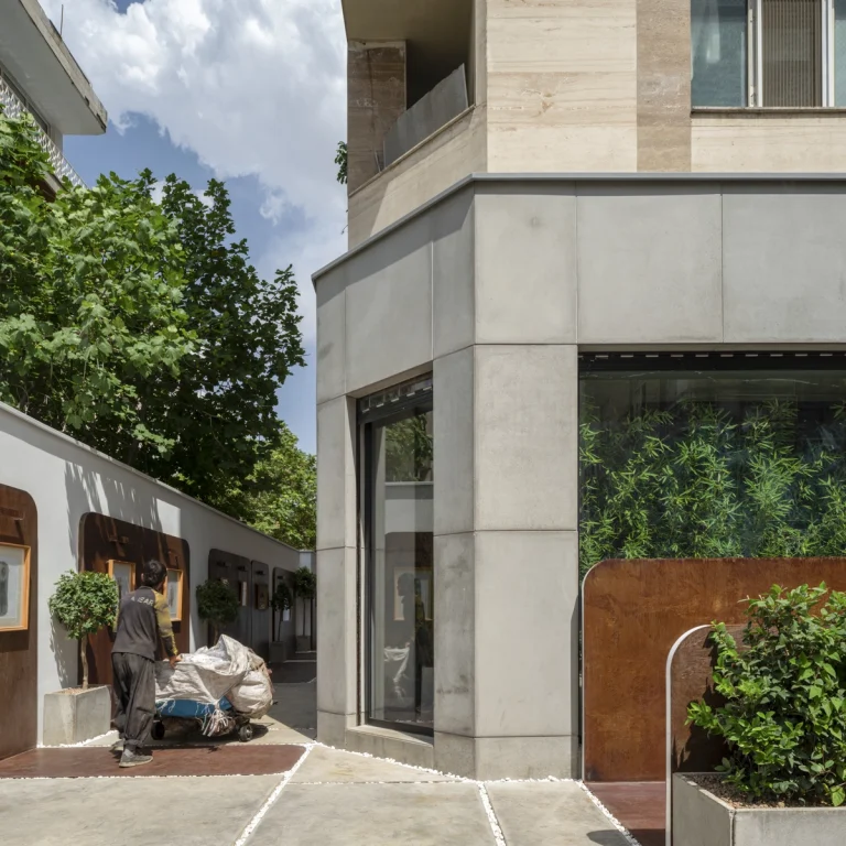 photograph by Deed, award-winning international Dubai- and GCC-based photographer, capturing the spatial atmosphere of Cafe Honar in Iran, designed by Ojan Salimi.