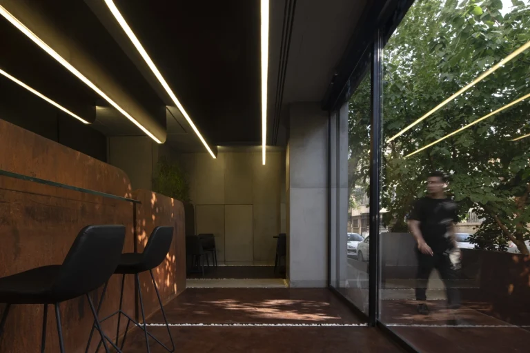 photograph by Deed, award-winning international Dubai- and GCC-based photographer, capturing the spatial atmosphere of Cafe Honar in Iran, designed by Ojan Salimi.