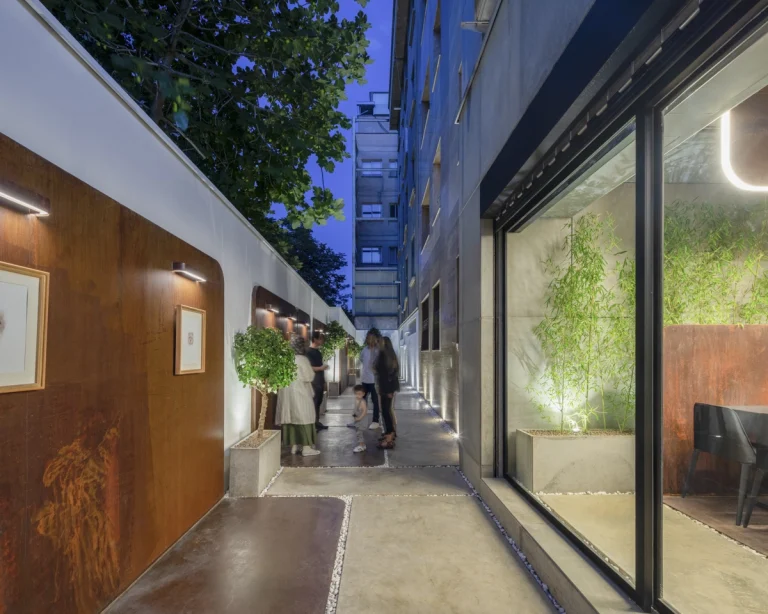 photograph by Deed, award-winning international Dubai- and GCC-based photographer, capturing the spatial atmosphere of Cafe Honar in Iran, designed by Ojan Salimi.