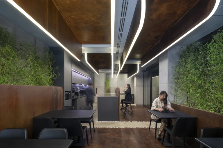 photograph by Deed, award-winning international Dubai- and GCC-based photographer, capturing the spatial atmosphere of Cafe Honar in Iran, designed by Ojan Salimi.