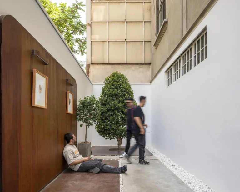 photograph by Deed, award-winning international Dubai- and GCC-based photographer, capturing the spatial atmosphere of Cafe Honar in Iran, designed by Ojan Salimi.